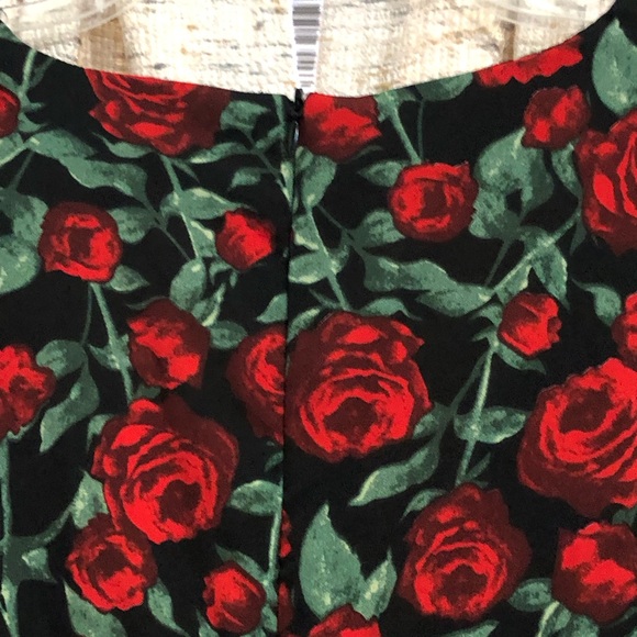 PrettyLittleThing Floral Plunging Neckline Long Sleeve Dress - 16 - Picture 7 of 8